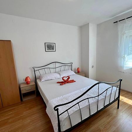 Apartments Monika ביבינייה מראה חיצוני תמונה