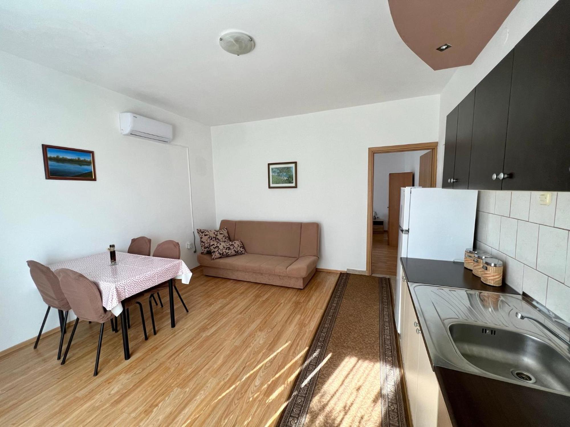Apartments Monika ביבינייה מראה חיצוני תמונה