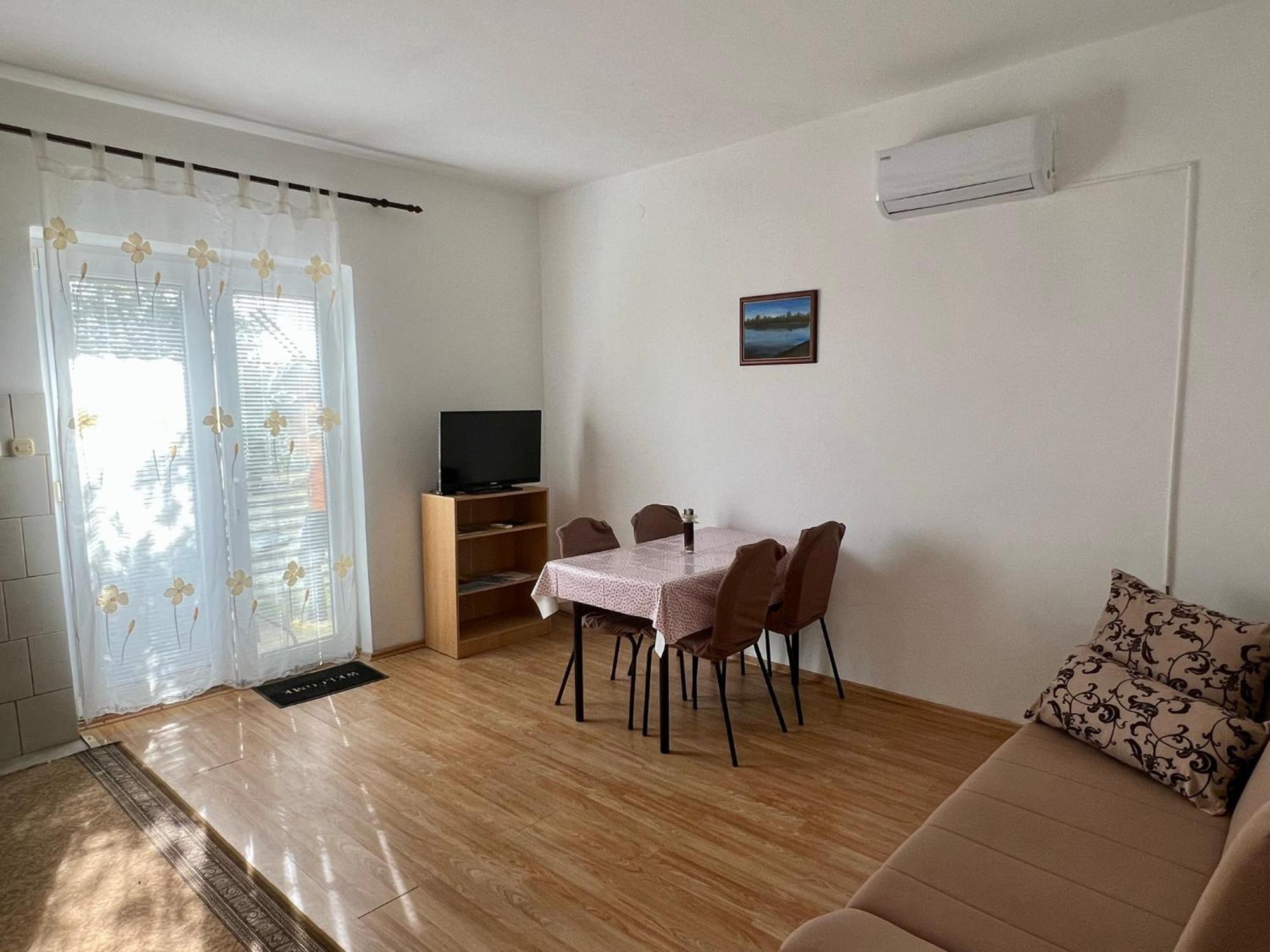 Apartments Monika ביבינייה מראה חיצוני תמונה